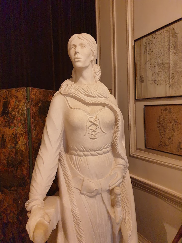Grace O'Malley estatua